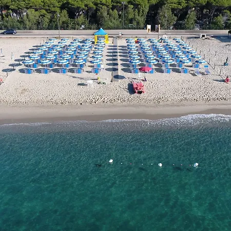 Aparthotel Villaggio Lungomare 3*