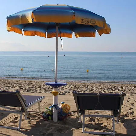Aparthotel Villaggio Lungomare 3*