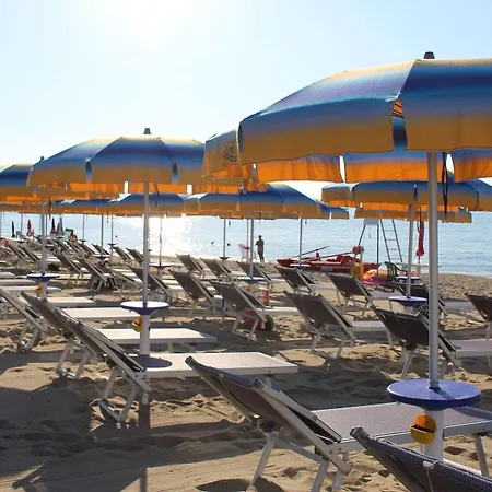 Aparthotel Villaggio Lungomare 3*